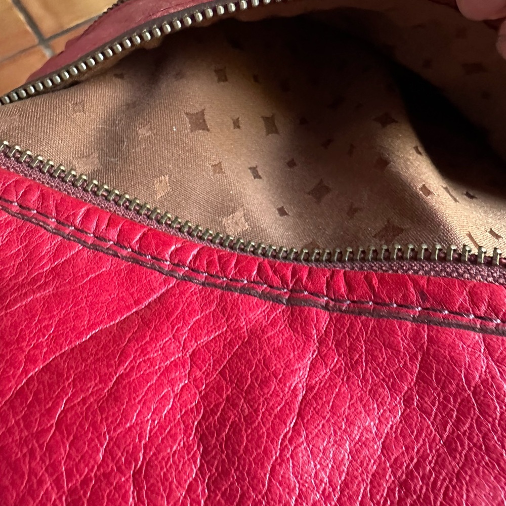 Huge red fossil crossbody bag in excellent condition! - Picture 7 of 14